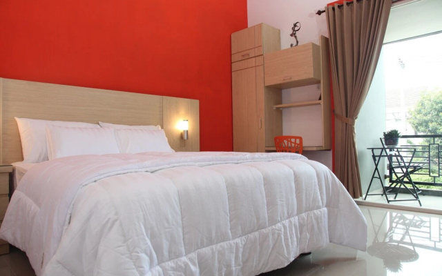 RedDoorz near Plaza Marina 2