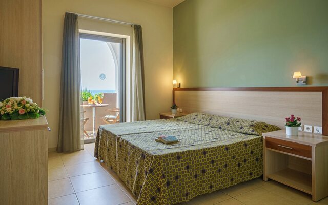Alianthos Beach Hotel In Agios Vasileios Greece From 114 Photos Reviews Zenhotels Com