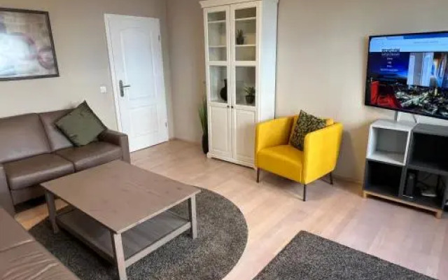 3-Room Karl-Heine