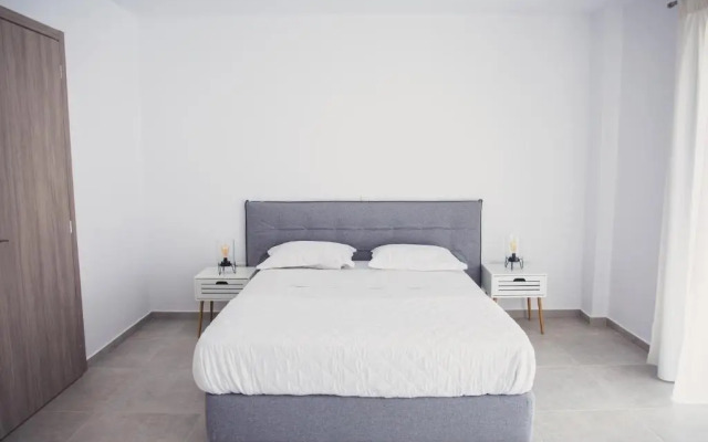 StarLight Villa Guro - 4BD, 4BA, 4min to beach
