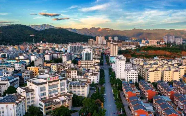 Yimenjun Township Hotel