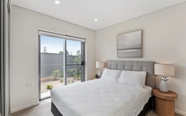 Pristine 3-bed Kiama Unit With Courtyard