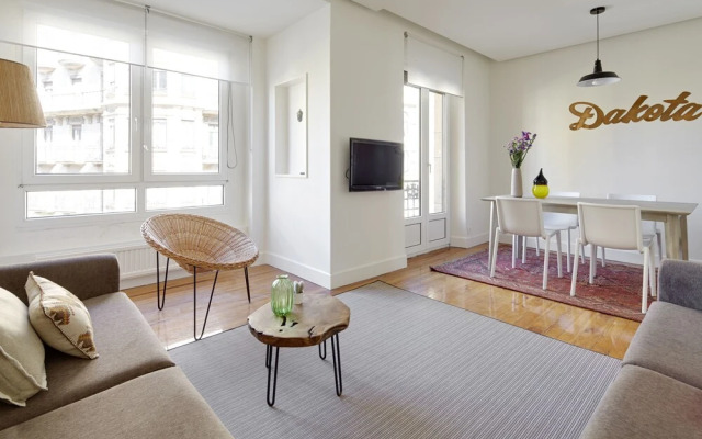 Mirakruz H Apartment by FeelFree Rentals