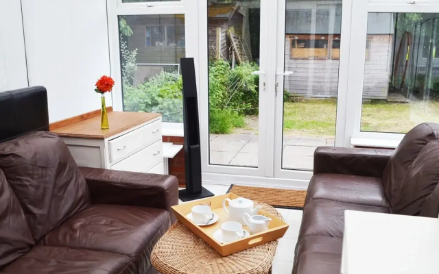 No 40, 5 beds, sleeps 7