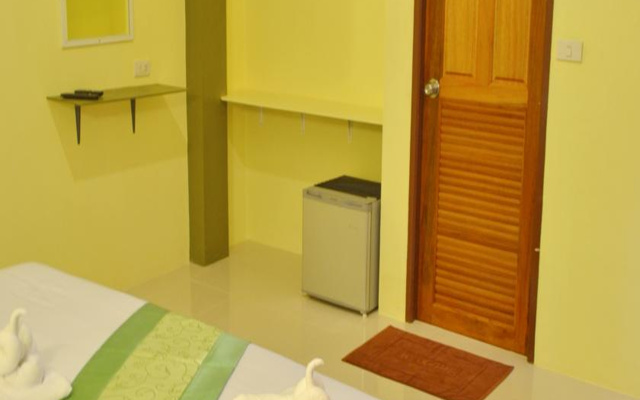 Lanta Baan Nok Resort (SHA Extra Plus)