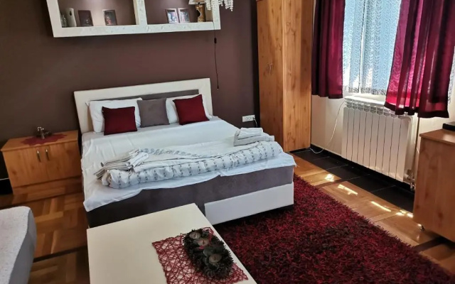 Airport Apartments
