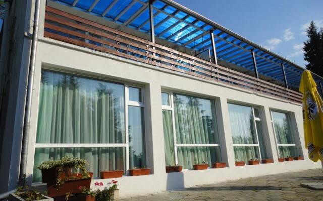 Отель St. Mina Balneohotel вид на фасад
