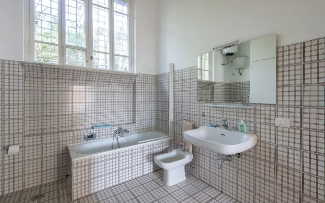 Popolo Square Luxury Two Bedroom Apartment