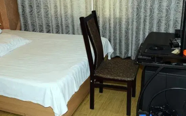 Wolong Pavilion Hotel