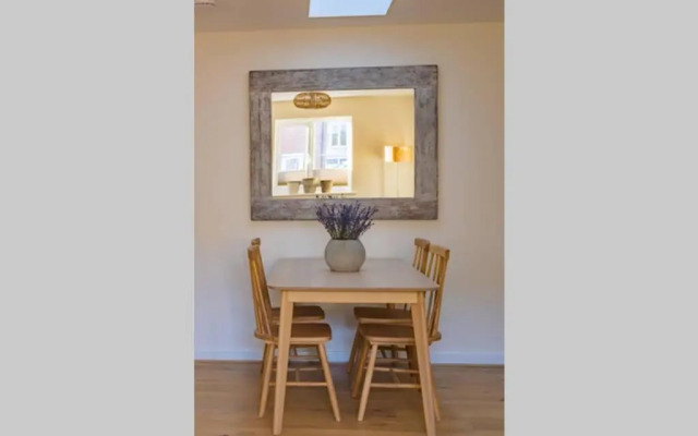 Number 27, Swanpool