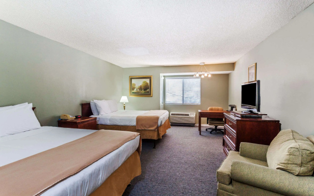 Travelodge by Wyndham Big Bear Lake CA