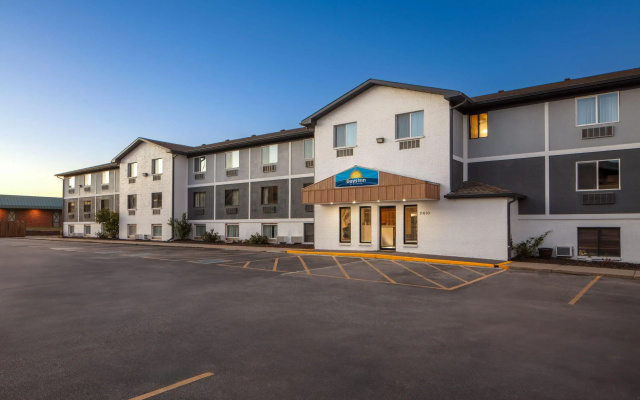 Days Inn by Wyndham Omaha NE