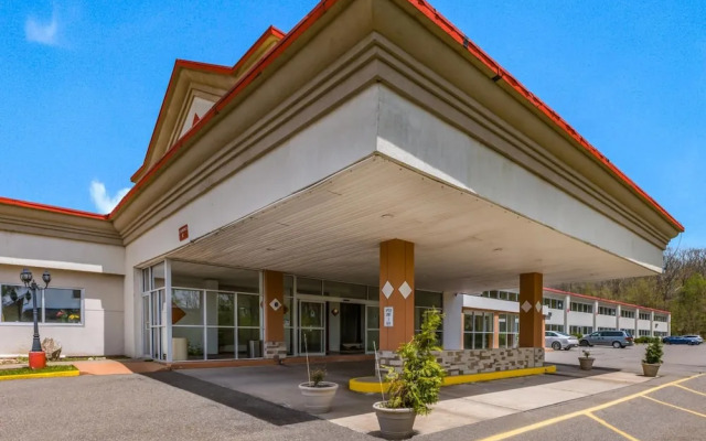 Ramada Hazleton
