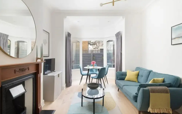 West End Drury Lane Modern 3 Bedroom Apt