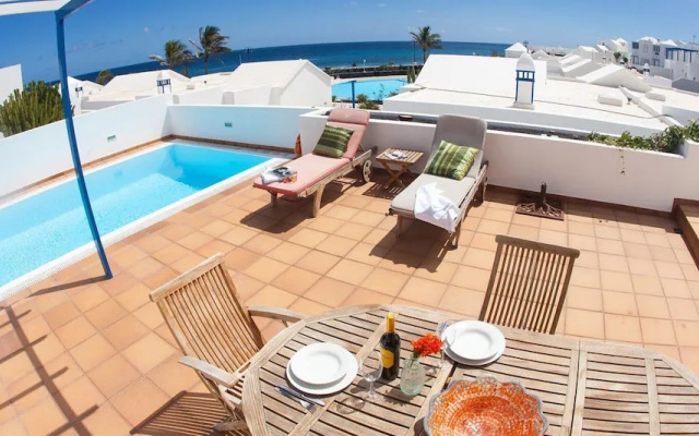 Villa Naos