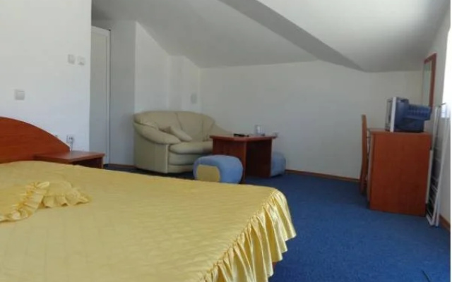 Poseidon Family Hotel
