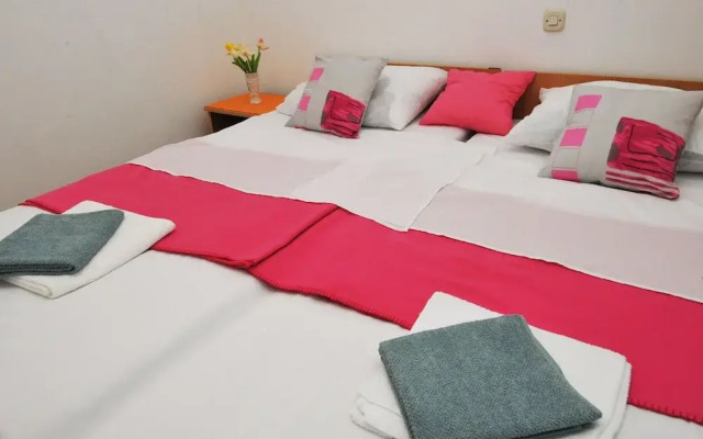 Apartments Sea Star - One Bedroom Apartment With Balcony