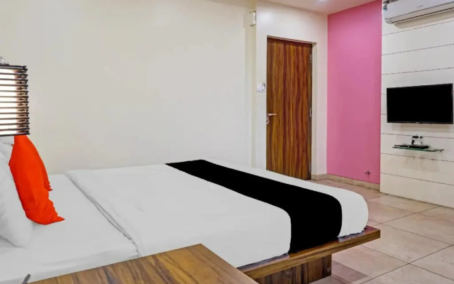 Collection O 82198 Hotel Karishma Palace