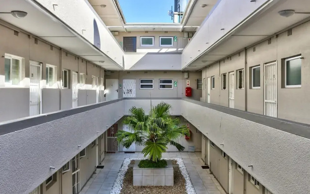 Sea Views by the Promenade at Oceanmist Studio