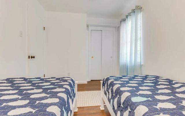 Family-friendly Home: 6 Mi to Downtown Mobile!