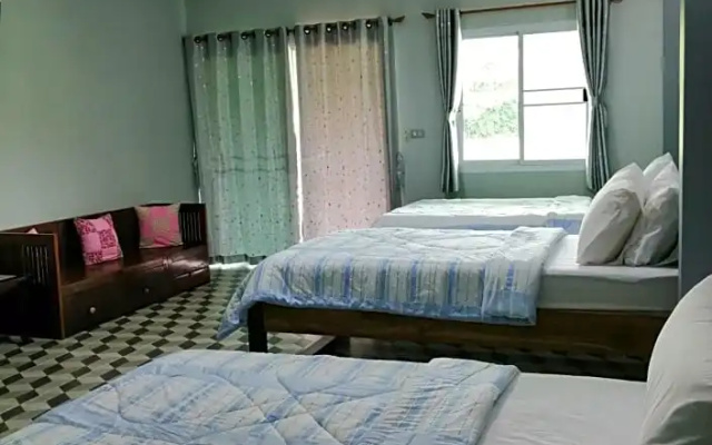 บ้านย่า ณ ท่าไทร