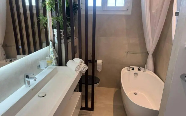 Contemporary Studio Juan Les Pins