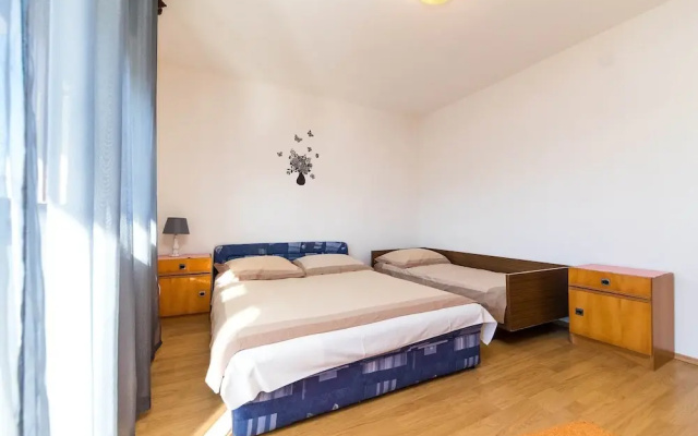 Apartment Eni