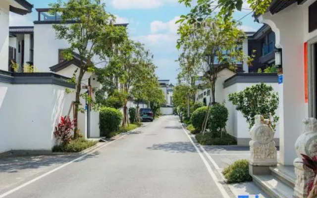 Qingyuan Miaoleiwu Villa (Hudiewan Happy Water World)