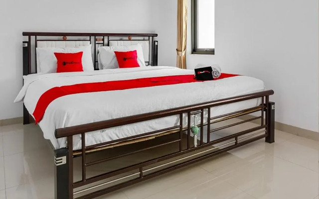 RedDoorz near Jawa Timur Park 3