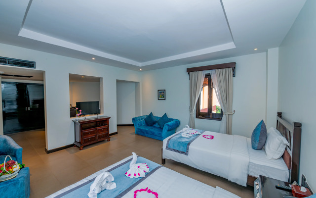 Treasure Oasis Hotel