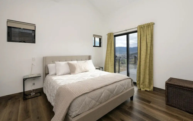 Scenic Perch 2 Bedroom Home