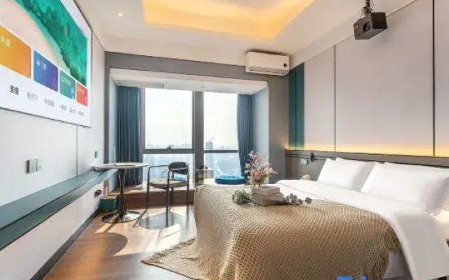 Xingyi International Apartment (Guangzhou Changgang Metro Station)