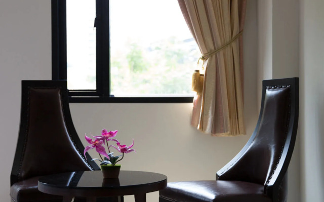 True Siam Rangnam Hotel