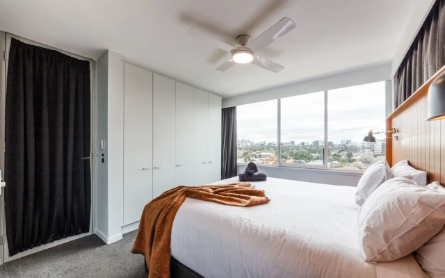 Exquisite 2 Bedroom Beach City Views