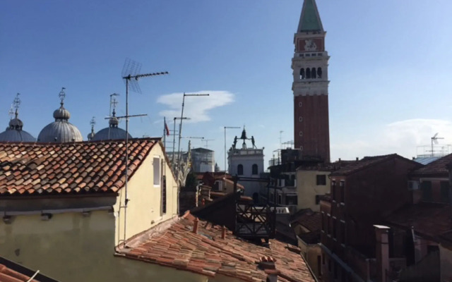 San Marco Apartment Near The Clock Tower