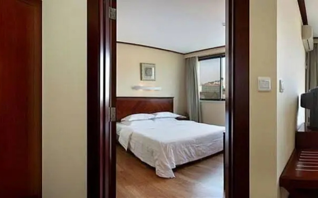 Weihai Qiming Holiday Hotel