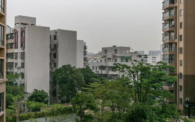 Locals Boutique Apartment Huafa Plaza 24