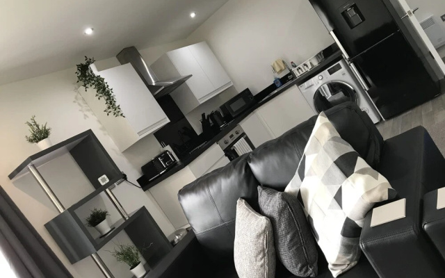 Swift Apartment 5 - Shield House
