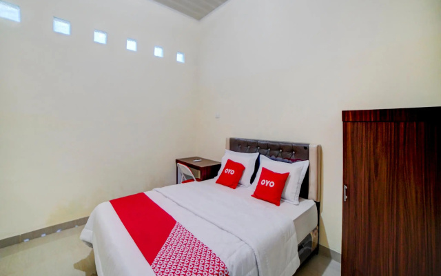 OYO 90773 Shine Guest House