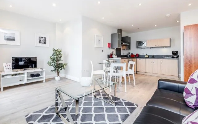 Roomspace Serviced Apartments -Thames Edge