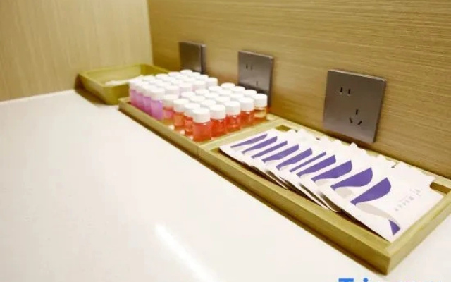 Starway Hotel (Baoding Wanbo Square)