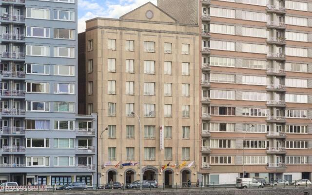 Отель Ramada Plaza Liege City Center вид на фасад