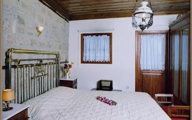 Hagiati Traditional Hotel