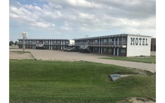 OYO Crossroads Inn