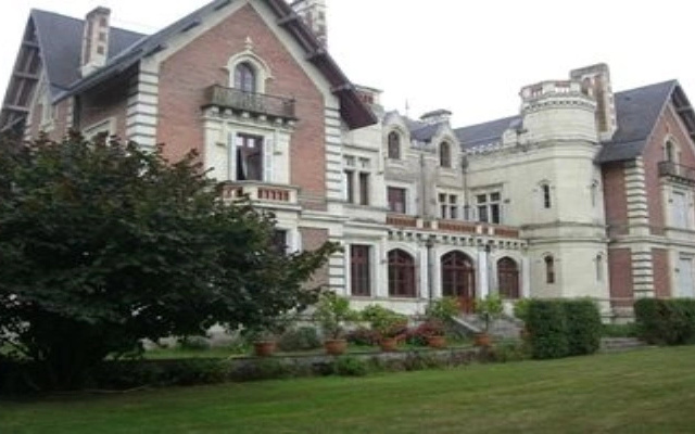 hotelImage