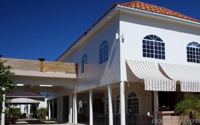 Отель Sandy Haven Resort вид на фасад