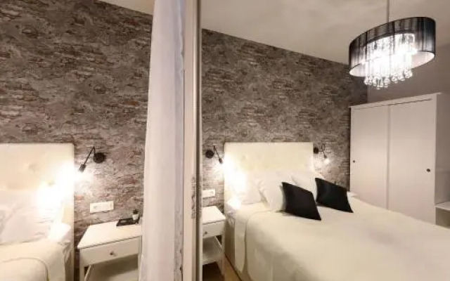 Aldo Apartments Center