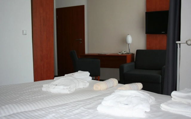 Atrium Hotel