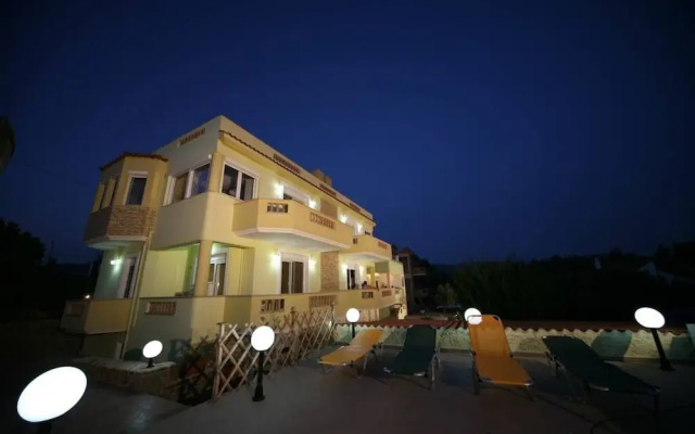 The Garden Near The Beach -Jacuzzi - BBQ