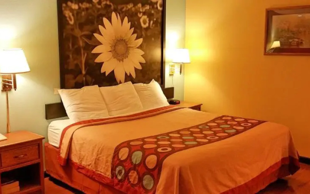 Super 8 Motel - Baltimore Essex Area